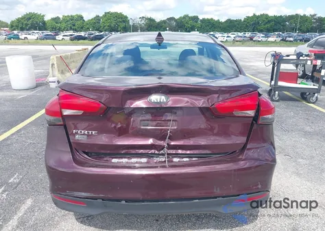 2018 Kia Forte Lx z USA, uszkodzony, nr VIN 3KPFL4A77JE250705